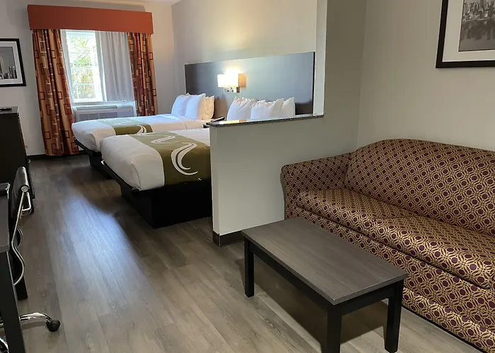 Quality Suites Tulsa I-44